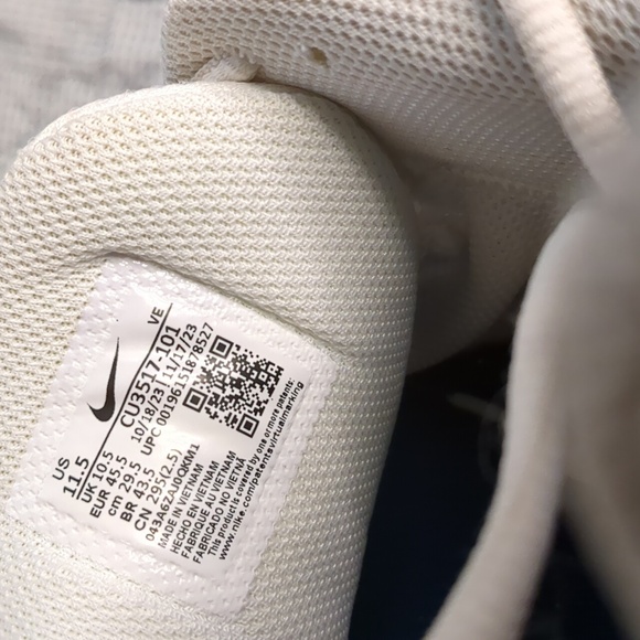 Men's Nike Run Swift 2 in the "Summit White/Valerian Blue" colorway.  - Picture 2 of 16